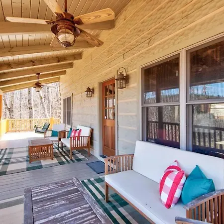 Cozy Cabin + Mt View/River/Hot Tub/Pool Table